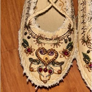 Embroidered  Beaded Bamboo Artsy Ankle Ties Flats size 8